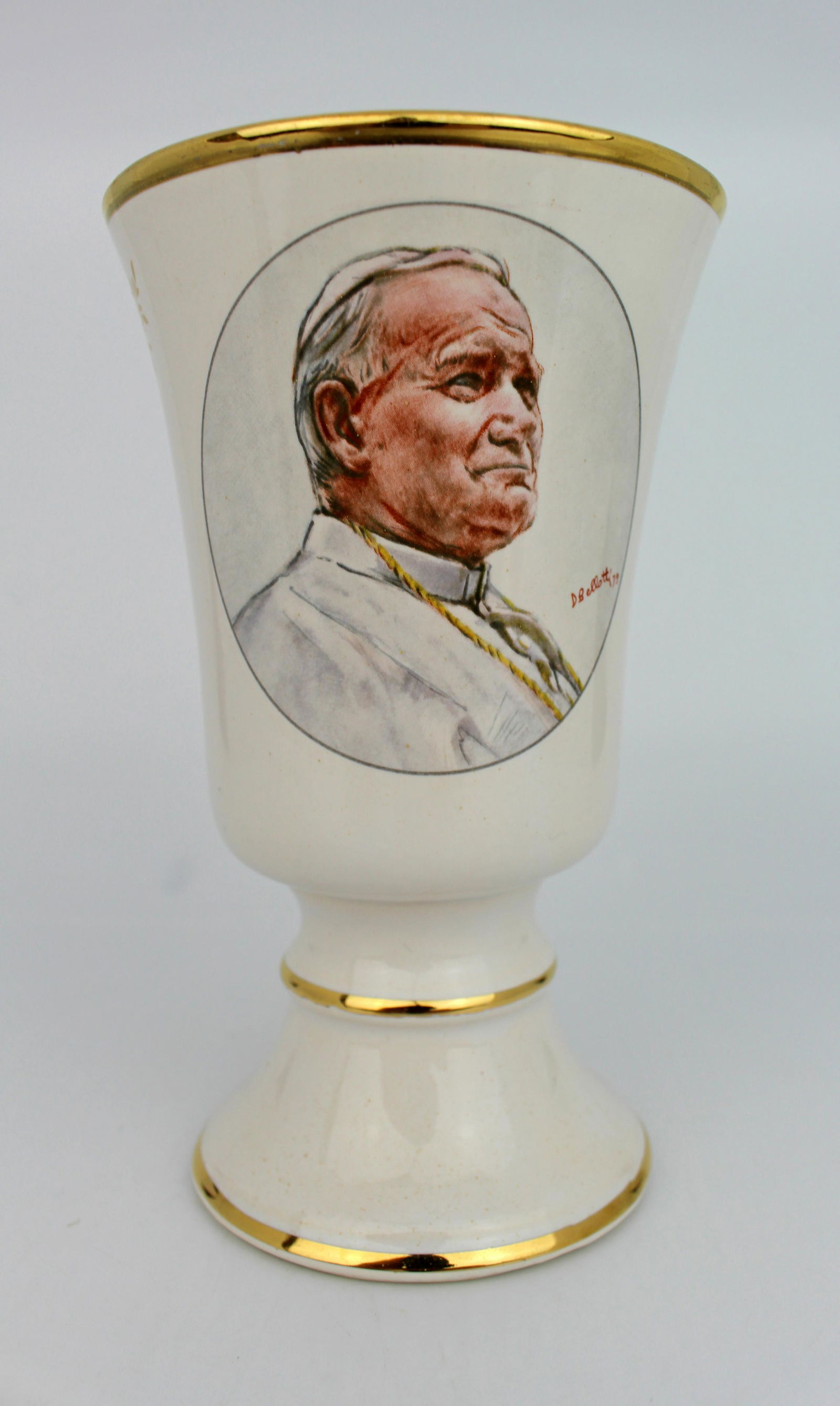 Royal Worcester Pope John Paul II Vase (1 of 4)