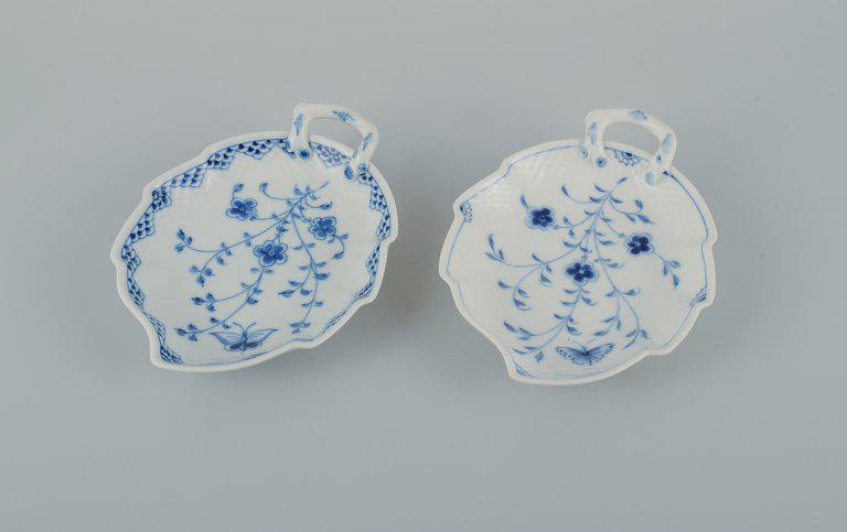 Bing & Grøndahl, Kipling, a pair of saucers with handles.: Bing & GrÃ¸ndahl, Kipling, a pair of saucers with handles. Model number 356. In perfect condition. One in first factory quality. One in second factory quality. 1920s and mid-2000s. L 19.0 (including