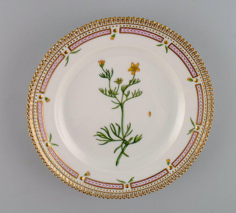 Royal Copenhagen Flora Danica salad plate in hand-painted porcelain with flowers and gold (1 of 4)