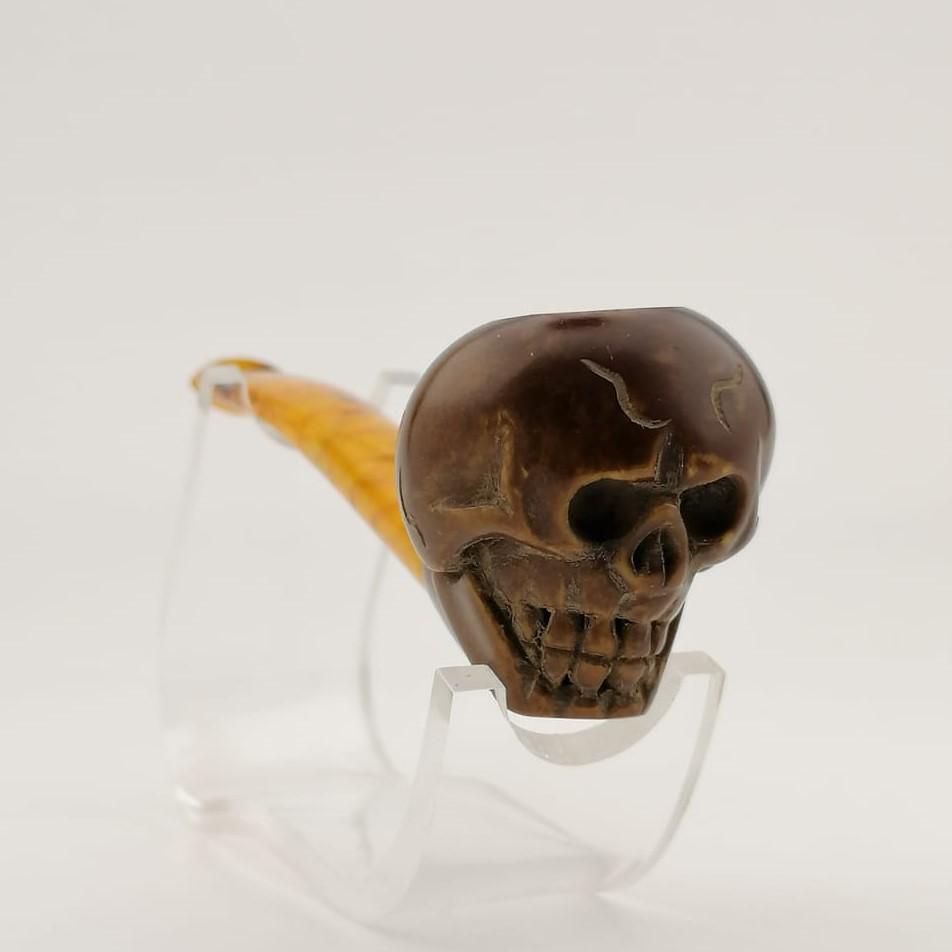Skull Meerschaum Pipe: Title: Skull Meerschaum Pipe Materials: Meerschaum Dimension: 4.9 inch (12.5cm) Additional Information: Skull,Hand carved Meerschaum Pipe. Made in Turkey,Eskisehir by Meerschaum Carve Master.Best Qual