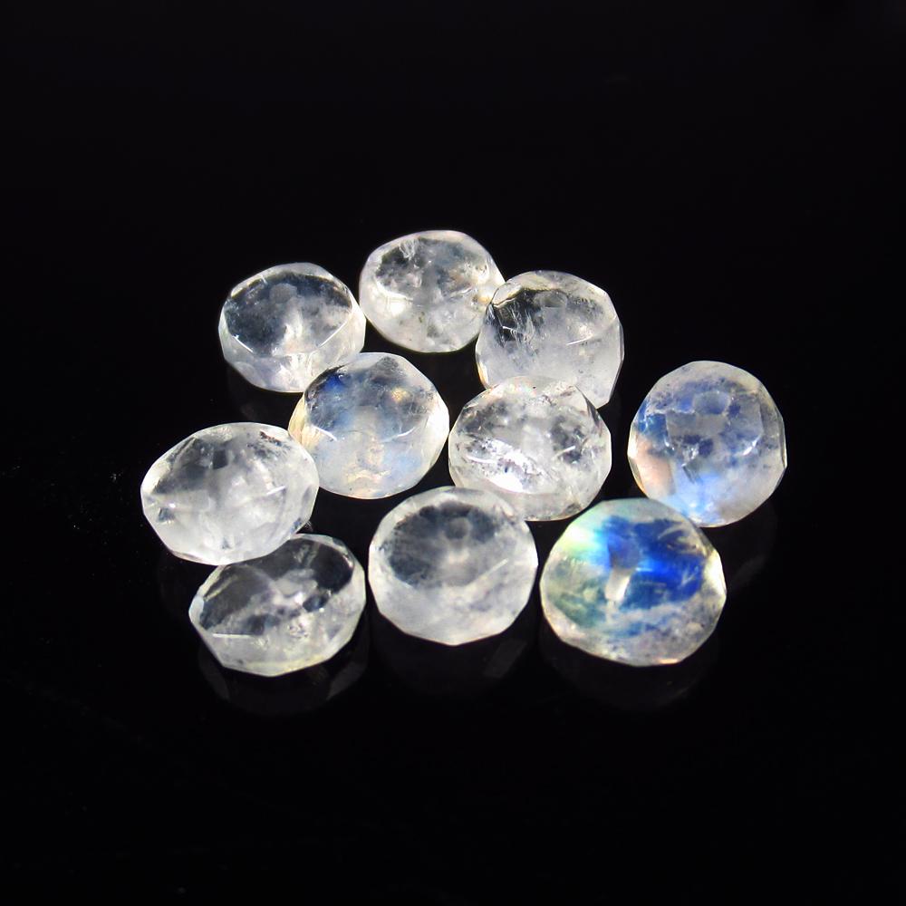 Natural Blue Moonstone Beads - 7.47 Ct: No Reserve! Title: Natural Blue Moonstone Beads - 7.47 Ct Origin: India Weight: 7.47 Size/Dimensions: 5.3 - 5.6 mm Additional Information: Pieces : 10 No's / Shape : Round Drilled / Color : Blue Tint