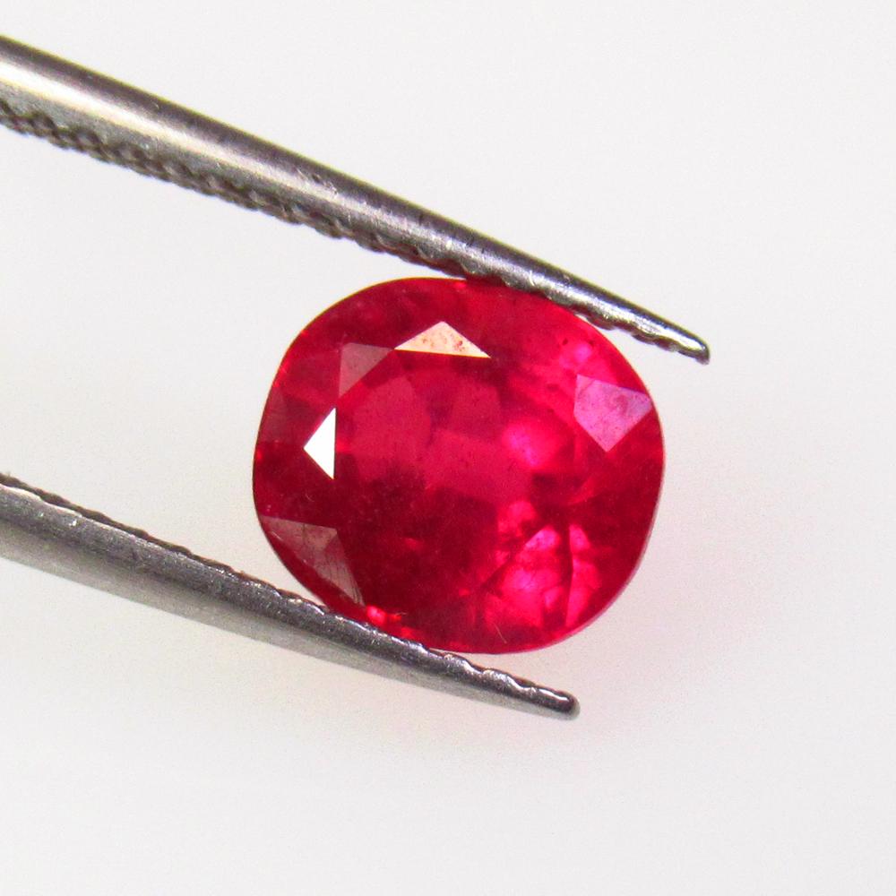 2.78 Ctw Natural Mozambique Red Ruby Oval Cut (1 of 2)