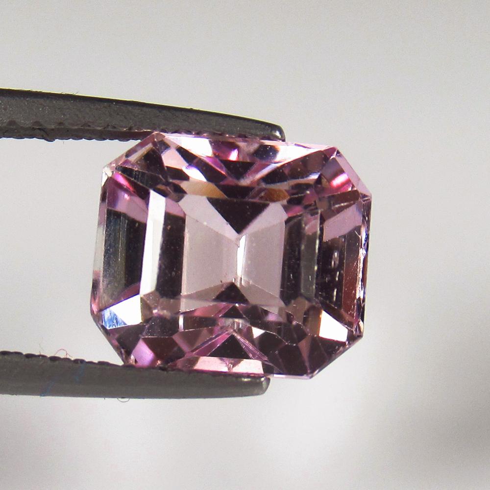 Natural Kunzite - 4.72 Ct (1 of 2)