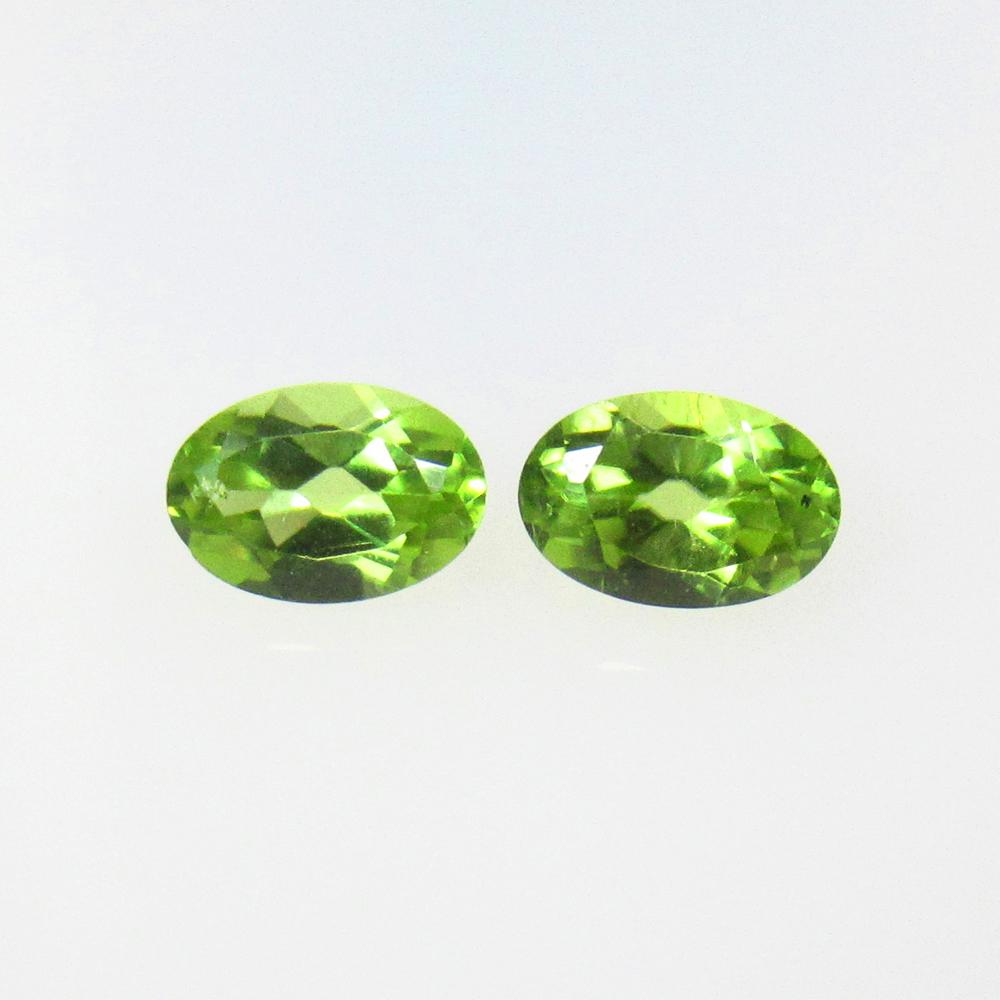 1.16 Ctw Natural Pakistan Peridot Oval Pair: No Reserve! Title: 1.16 Ctw Natural Pakistan Peridot Oval Pair Stone Clarity: VVS Gemstones: Natural Peridot Carat Weights: 1.16 Size/Dimensions: 6.10 x 4.10 x 2.80 mm / 2 Pc's Additional Information: