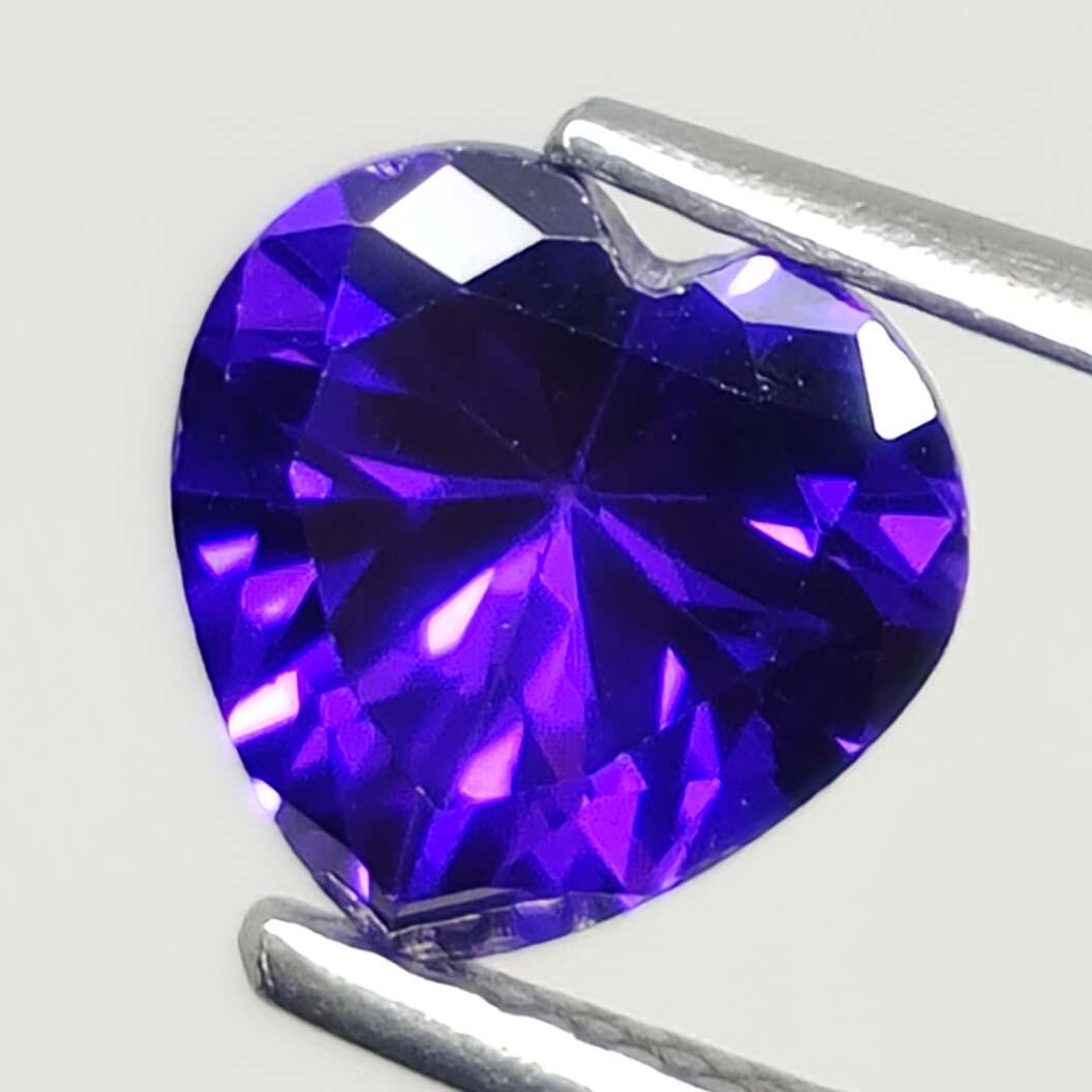 2.30 ct Purple Cubic Zirconia (1 of 2)
