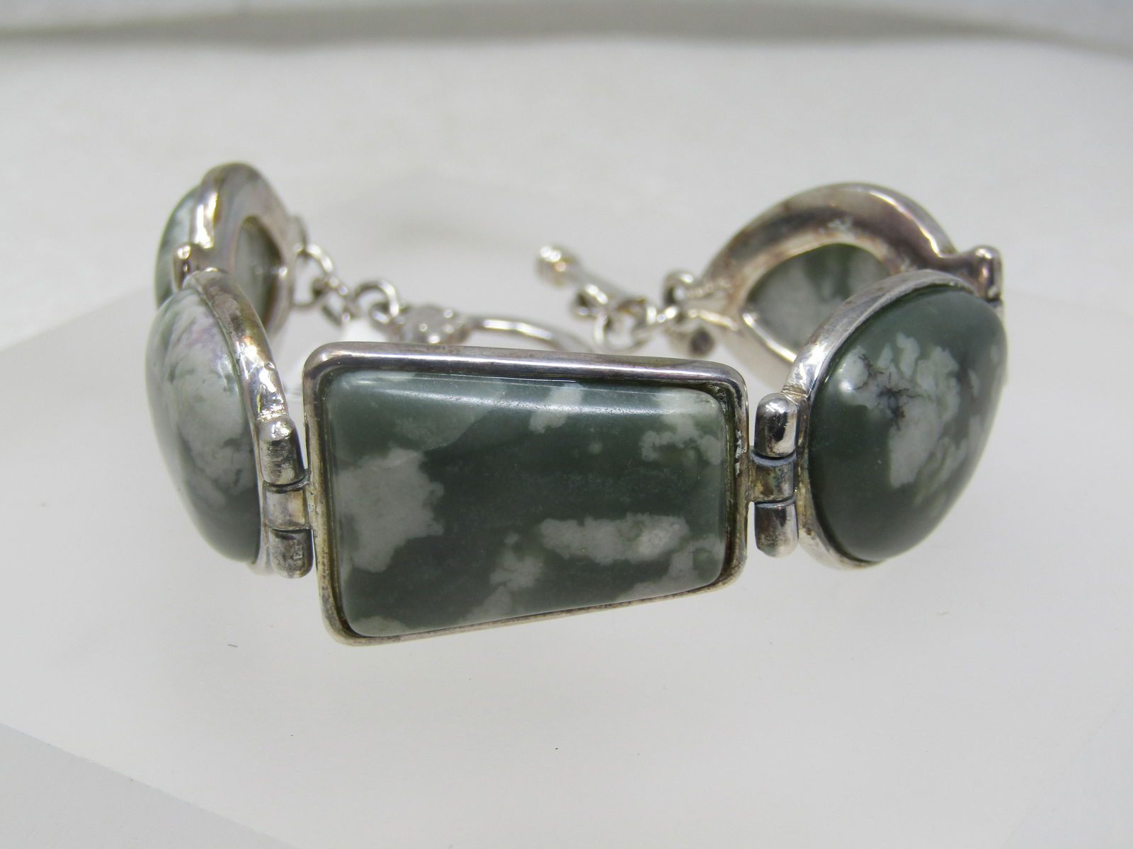 Vintage Southwestern Green Stone Bracelet, Toggle Clasp, 1980's-1990's (1 of 5)