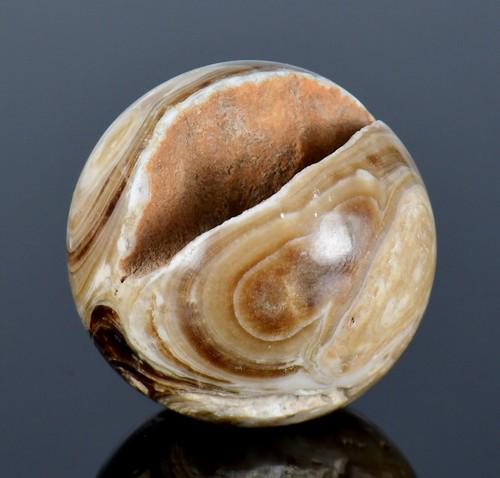 73 Gm Top Quality Polished Chocolate Calcite Healing Sphere@43: Title: 73 Gm Top Quality Polished Chocolate Calcite Healing Sphere@43 Gemstone Type: Carving Weights: 73 Grams Size/Dimensions: 39x39x39 mm Origin: Pakistan Reserve: $25.00 Shipping: Domestic: Flat-ra