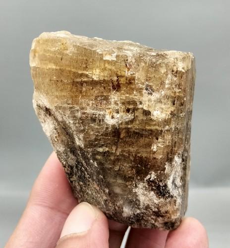 143 Gram Beautiful Natural Scapolite Specimen: Title: 143 Gram Beautiful Natural Scapolite Specimen Treatment: Natural Weight: 143 Gram Size/Dimensions: 55x47x32 mm Origin: Pakistan Reserve: $20.00 Shipping: Domestic: Flat-rate of $15.00 to anywhe