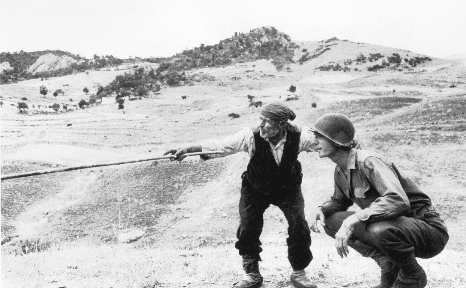 Robert Capa : Sicily. Us Soldiers in Troina, 1943 (1 of 2)