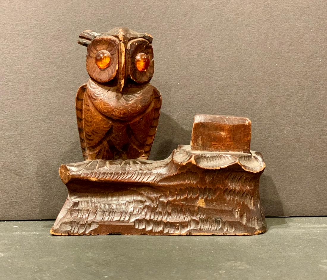 Early 20th c Carved owl (1 of 2)