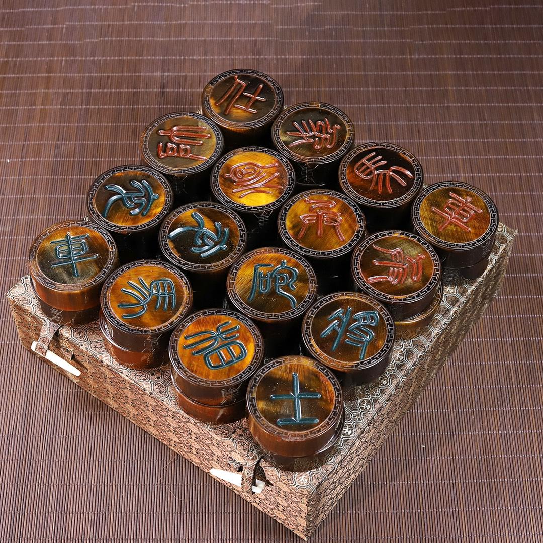 Old Hand Carved Chinese Ox Horn Chess Set (1 of 8)