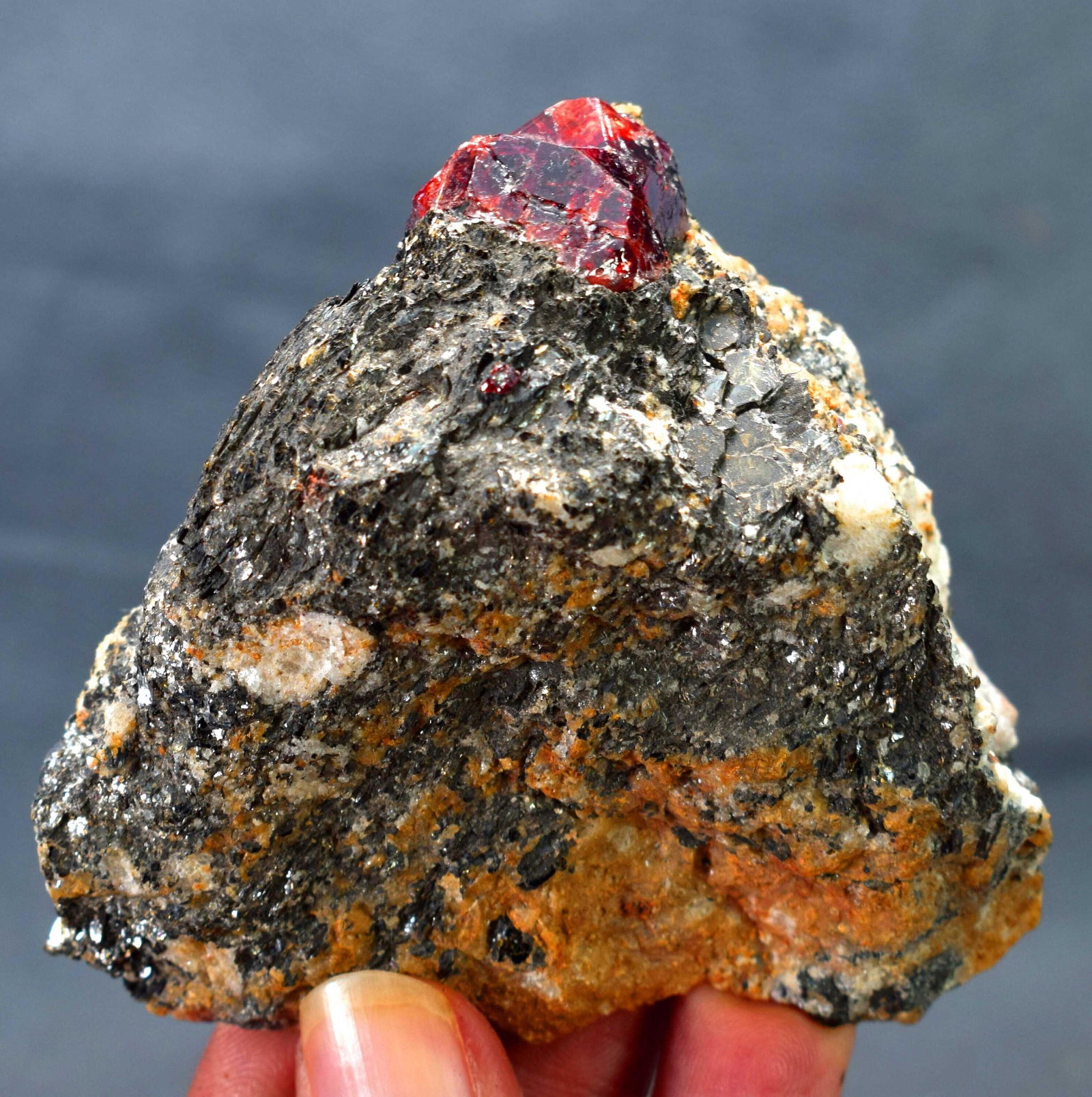 Zircon Specimen, Terminated Red Zircon Crystal on Matrix, Mineral Specimen, Zircon Stone, Raw: Materials: Gem type: Zircon Description Zircon Specimen, Terminated Red Zircon Crystal on Matrix, Mineral Specimen, Zircon Stone, Raw Zircon, Zircon For Sale Weight : 104 Gram Size : 67*64*31 mm Treat