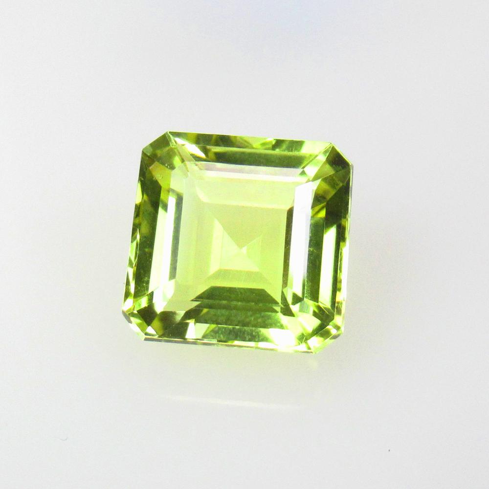 6.22 Ctw Natural Lemon Quartz Octagon Cut: No Reserve! Title: 6.22 Ctw Natural Lemon Quartz Octagon Cut Stone Clarity: VVS Gemstones: Natural Lemon Quartz Carat Weights: 6.22 Size/Dimensions: 11.10 x 11.10 x 7.00 mm Additional Information: Top
