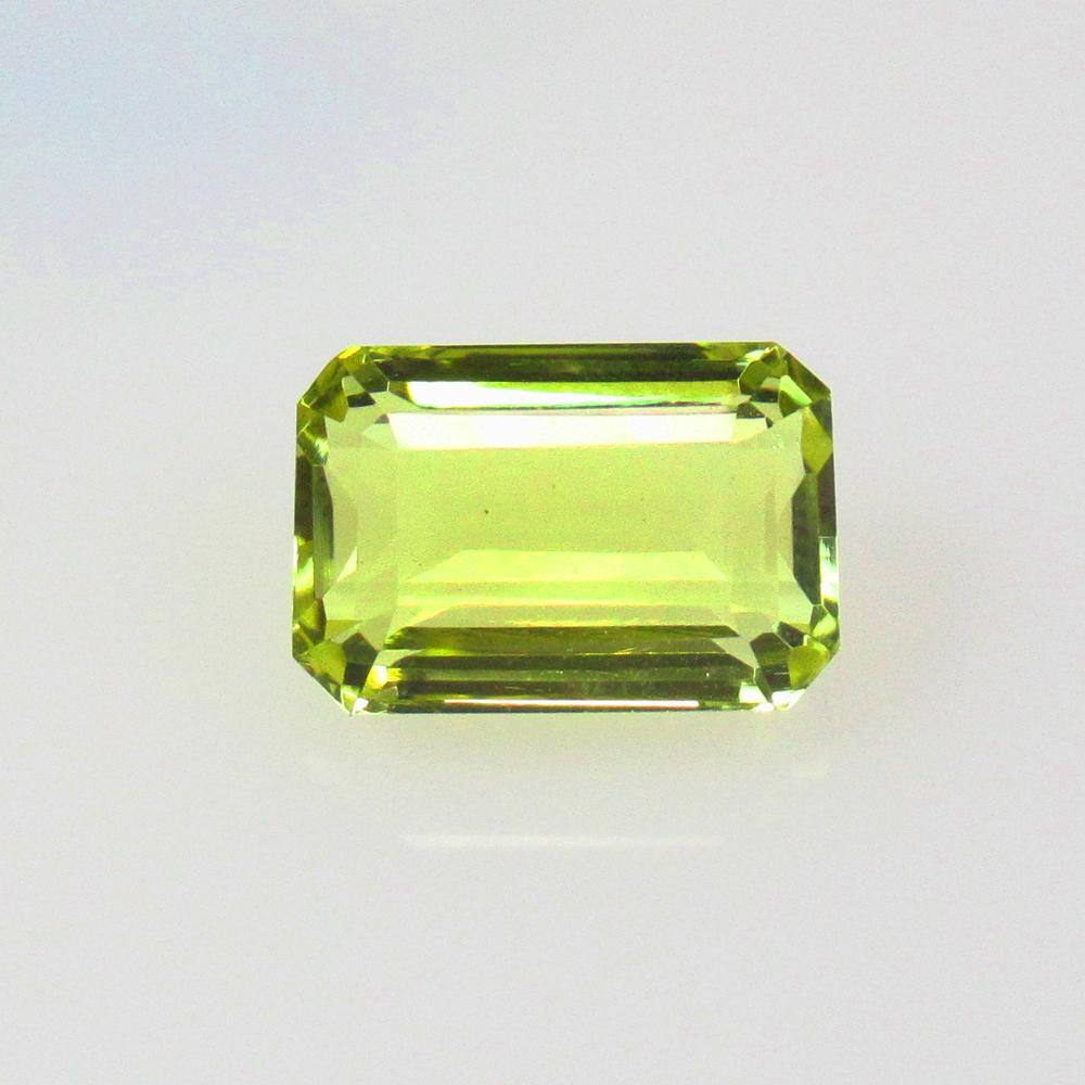 6.16 Ctw Natural Lemon Quartz Octagon Cut: No Reserve! Title: 6.16 Ctw Natural Lemon Quartz Octagon Cut Stone Clarity: VVS Gemstones: Natural Lemon Quartz Carat Weights: 6.16 Size/Dimensions: 12.80 x 8.70 x 6.60 mm Additional Information: Good