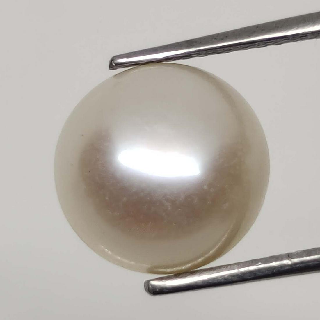 5.60 Ct Natural Pearl (1 of 2)