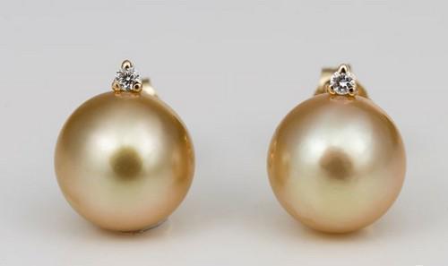 9x10mm Deep Golden South Sea Pearls - 14 kt. Yellow gold - Earrings - 0.04 ct: Title: 9x10mm Deep Golden South Sea Pearls - 14 kt. Yellow gold - Earrings - 0.04 ct Description: Classic Elegance! Produced by the gold lipped Pinctada Maxima oyster in the warm oceans of Australia t