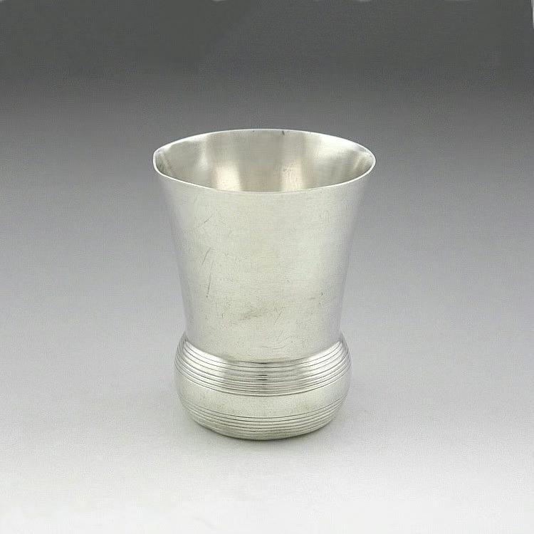 1896 French sterling silver goblet: Title: 1896 French sterling silver goblet Description: Material: French level high 950 silverSize: diameter: 6.5 cm bottom diameter:4.5cmHeight: 7.8 cm capacity:150mlWeight: 69 gOrigin: FranceS: in 18