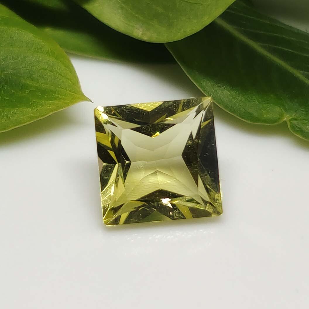 1 ct Natural Green Lemon Quartz: No Reserve! Title: 1 ct Natural Green Lemon Quartz Additional Information: Gemstones: Natural Lemon Quartz Carat Weights: 1 ct Size/Dimensions: 6 x 6 mm Materials & Techniques: Quartz Shipping: Domest