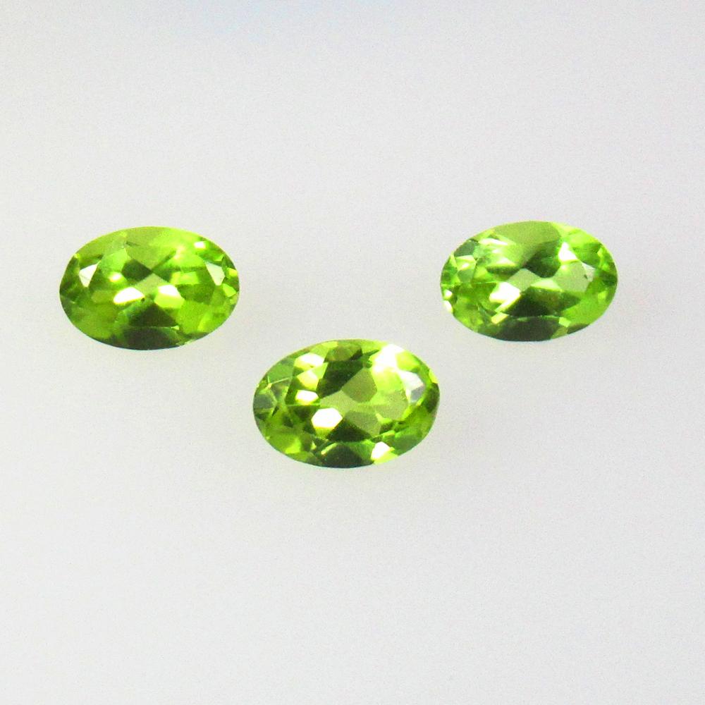 1.61 Ctw Natural Pakistan Peridot Oval Set: No Reserve! Title: 1.61 Ctw Natural Pakistan Peridot Oval Set Stone Clarity: VVS Gemstones: Natural Peridot Carat Weights: 1.61 Size/Dimensions: 6.00 x 4.00 x 2.80 mm / 3 Pc's Additional Information: 