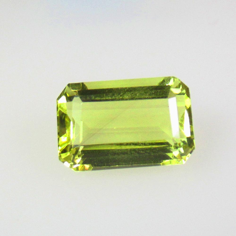 5.75 Ctw Natural Lemon Quartz Octagon Cut: No Reserve! Title: 5.75 Ctw Natural Lemon Quartz Octagon Cut Stone Clarity: VVS Gemstones: Natural Lemon Quartz Carat Weights: 5.75 Size/Dimensions: 13.00 x 8.50 x 6.40 mm Additional Information: Top 