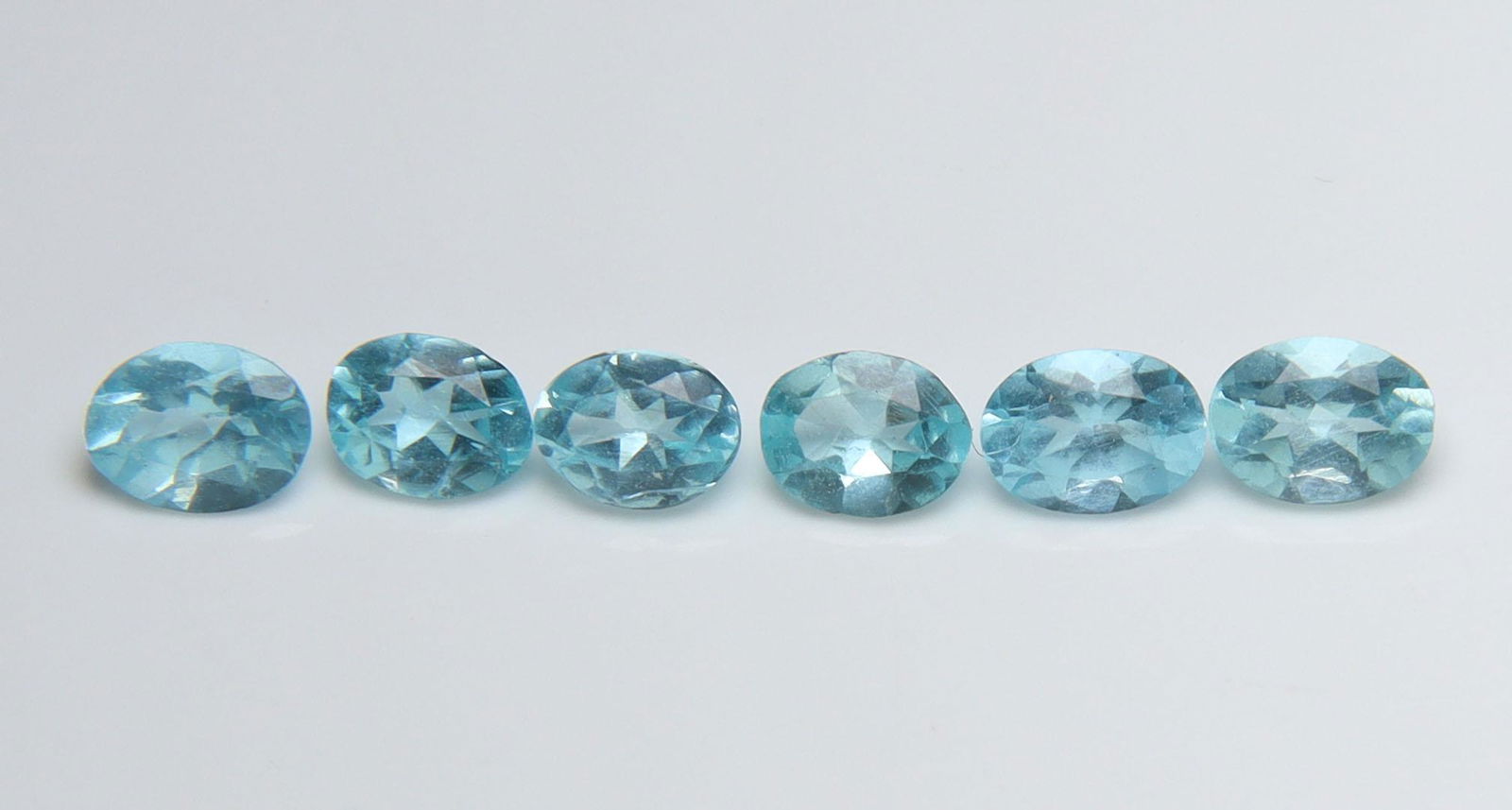 1.10 Cts Natural Blue Apatite Set (1 of 5)