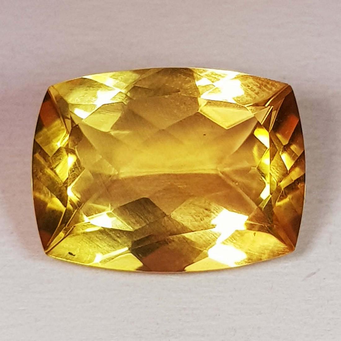 8.81 ctz Fine Collcetuion Golden Color Natural Citrine: No Reserve! Title:8.81 ctz Fine Collcetuion Golden Color Natural Citrine Color/Clarity:Golden / IF Gemstones:Citrine Carat Weights:8.81 Size/Dimensions:16.10 x 12.10 x 6.80 Additional Information:Rect