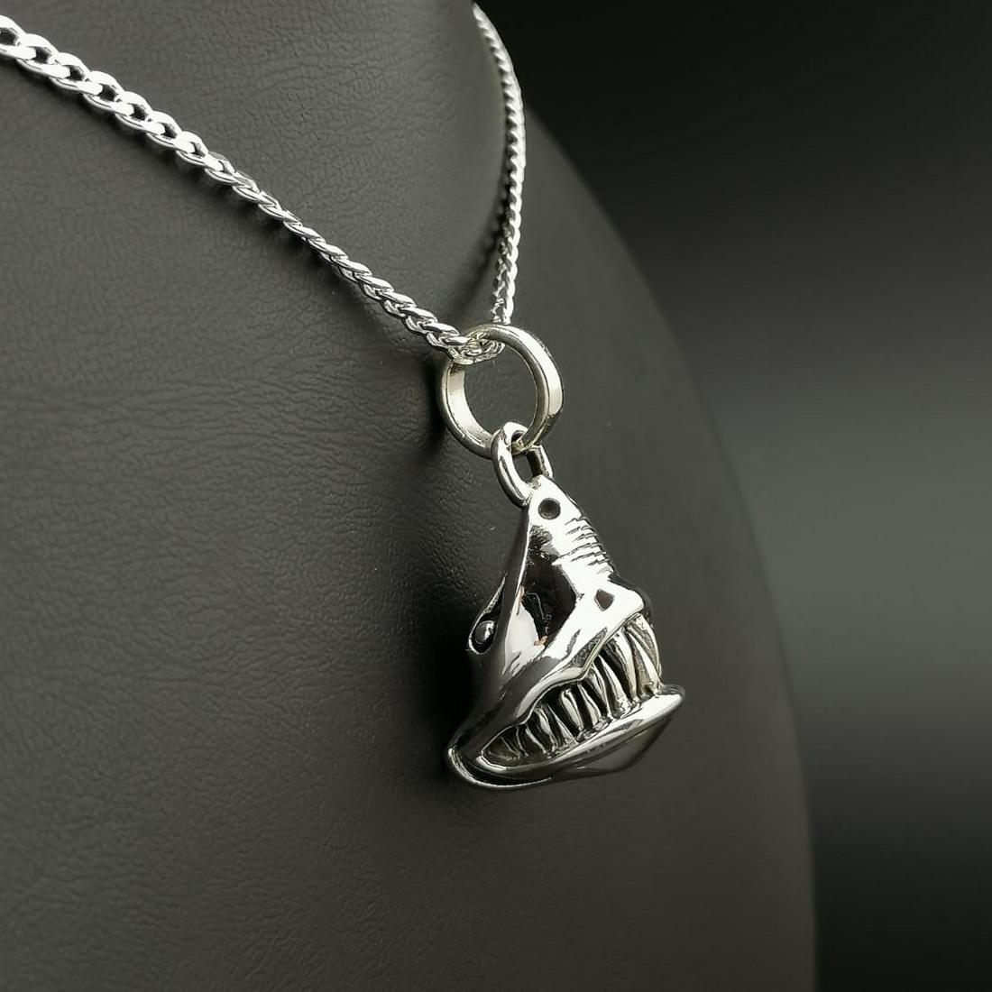 925 Silver Chain with Shark Pendant (1 of 8)