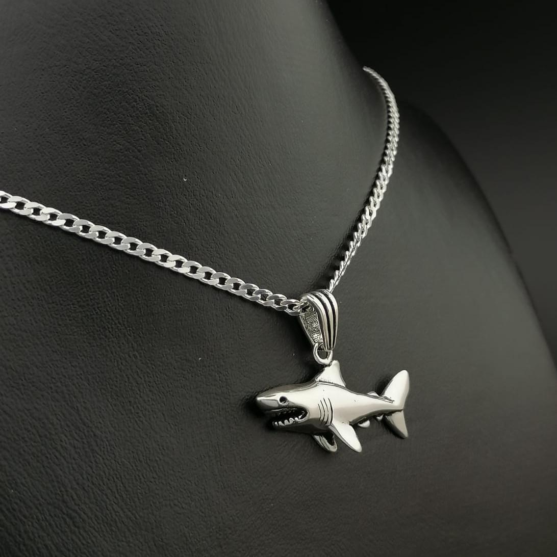 925 Silver Chain with Shark Pendant: Title: 925 Silver Chain with Shark Pendant Additional Information: 925 Silver Chain with Shark Pendant -Total Weight:15.7g Chain Size: 23.62 in(60cm). Pendant Size:1.29x1.1 in (33x28mm) (Bail included
