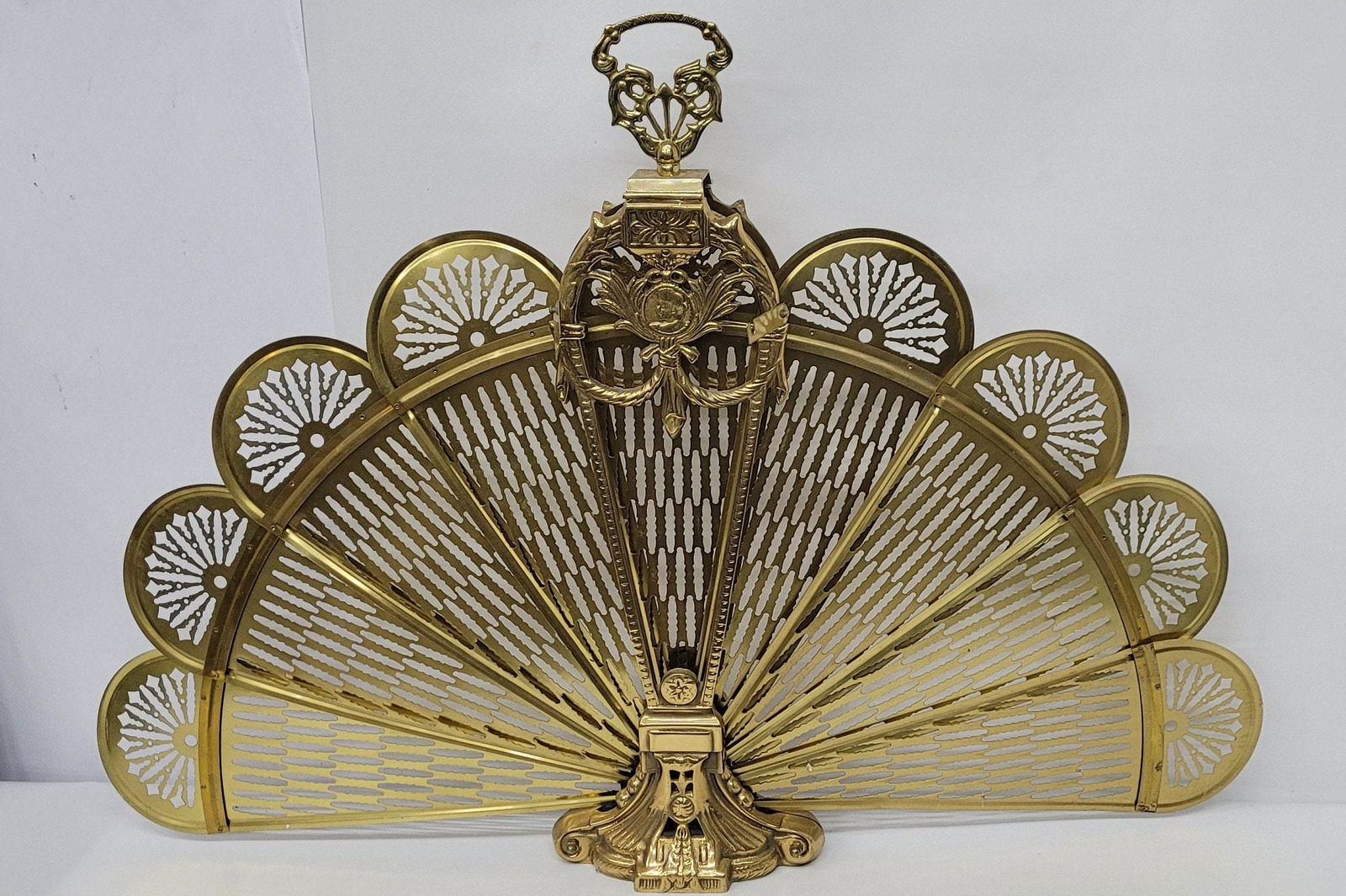 Vintage Brass Asian Style Lady Bust Peacock Fan Fireplace Screen (1 of 9)