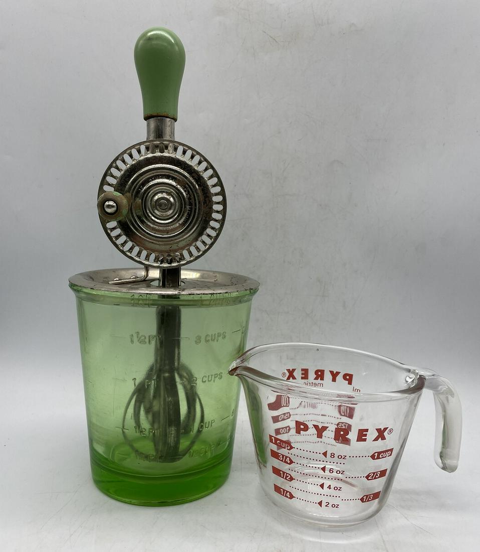 Wonderful 4 CUP URANIUM GLASS MEASURING CUP with HAND MIXER (1 of 8)