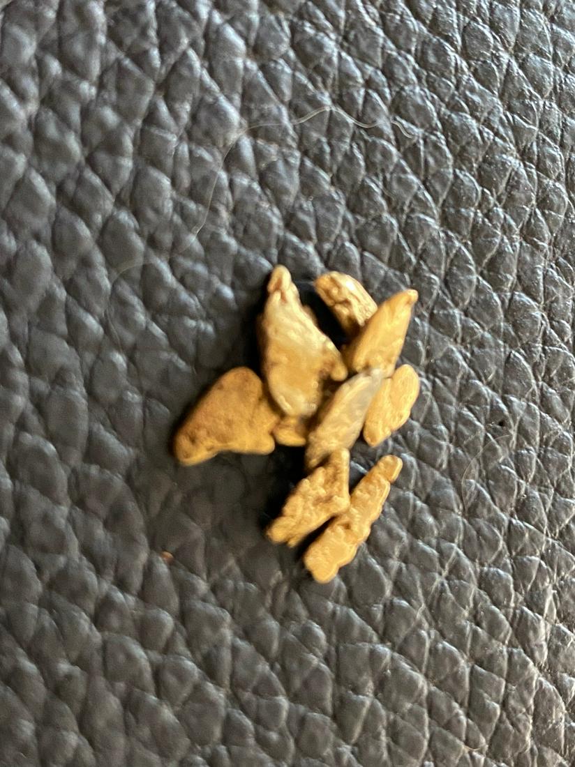 Rare 2 grams pure alaskan Gold nuggets. (1 of 2)