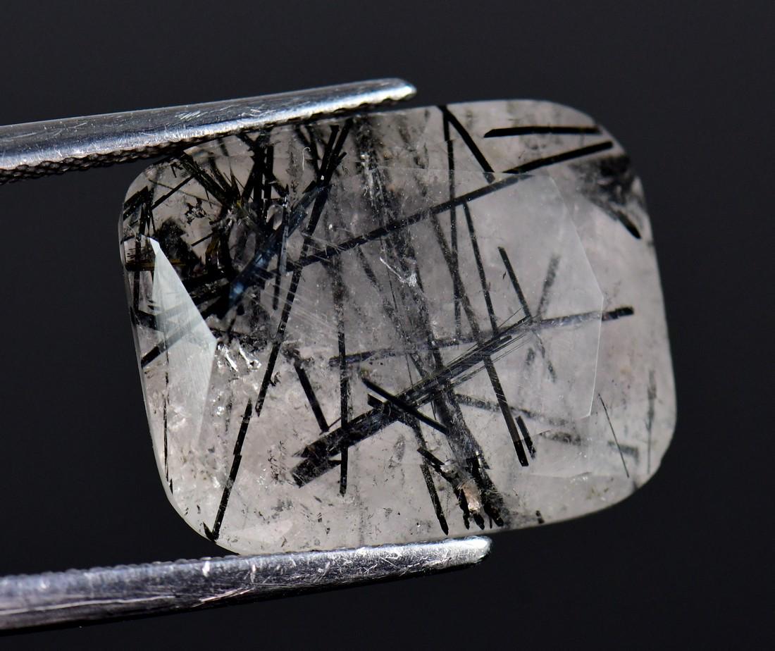 16.60 Carats Stunning Natural Rutile Quartz Gemstone: Title: 16.60 Carats Stunning Natural Rutile Quartz Gemstone Carat Weights: 16.60 Carat Size/Dimensions: 18x14x9 mm Origin: Pakistan Reserve: $40.00 Shipping: Domestic: Flat-rate of $10.00 to anywhere 
