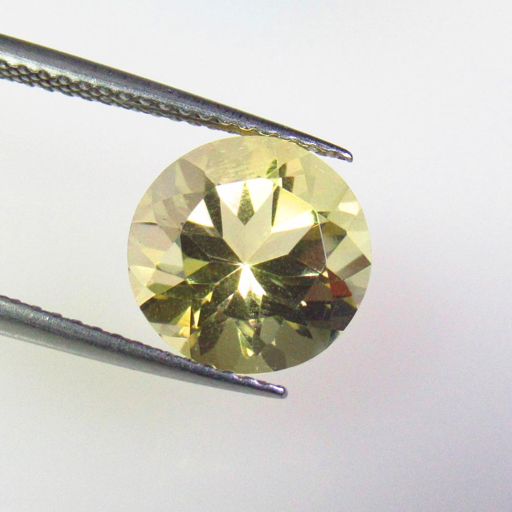 3.52 Ctw Natural Lemon Quartz Round Cut: No Reserve! Title: 3.52 Ctw Natural Lemon Quartz Round Cut Stone Clarity: VVS Gemstones: Natural Lemon Quartz Carat Weights: 3.52 Size/Dimensions: 10.00 x 10.00 x 7.40 mm Additional Information: Good 