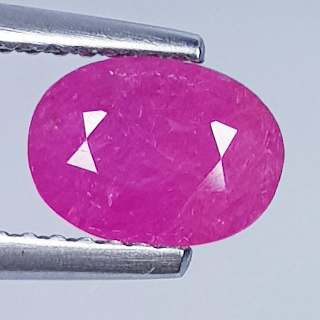 1.21 Ctz Top Quality Pinkish Red Natural Ruby: No Reserve! Title:1.21 Ctz Top Quality Pinkish Red Natural Ruby Color/Clarity:Pinkish Red / VVS/VS Gemstones:Ruby Carat Weights:1.21 Size/Dimensions:7.70 x 5.70 x 3.00 Additional Information:Oval. / B