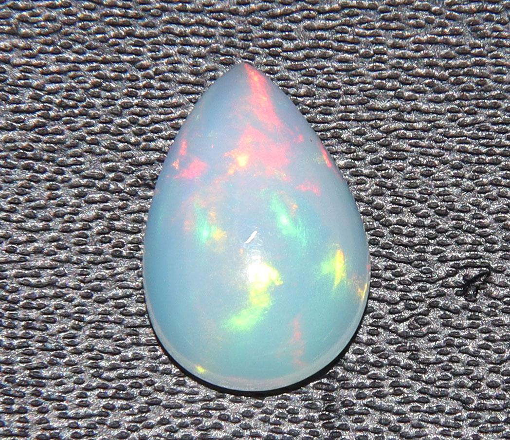AAA 1.01 Cts Natural Ethiopian Opal (1 of 2)