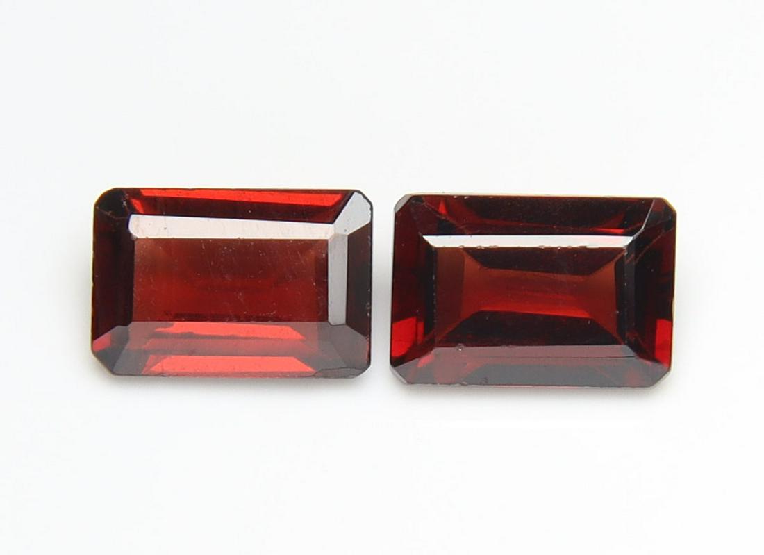 AAA 1.39 Cts Natural Pyrope Almandine Garnet Pair (1 of 4)
