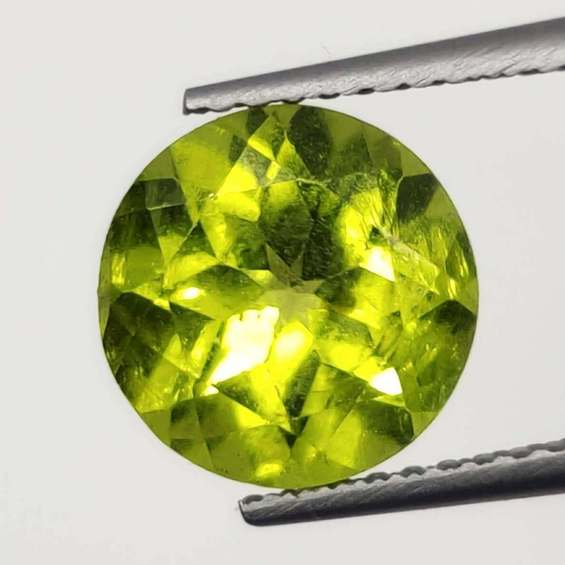 3 Ct "Good Color" Natural Pakistan Peridot: No Reserve! Title: 3 Ct "Good Color" Natural Pakistan Peridot Additional Information: Gemstones: Natural Peridot Carat Weights: 3 ct Size/Dimensions: 9 X 9 mm Origin : Pakistan Shipping: Domestic: Fla