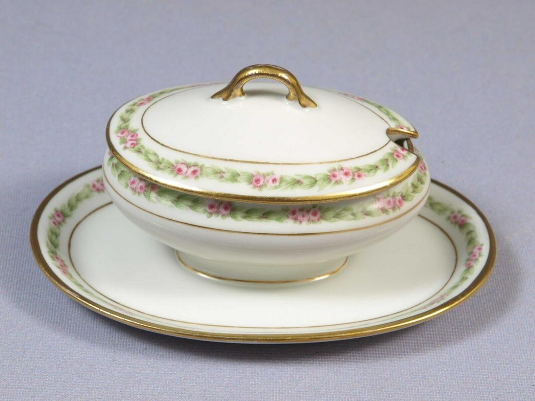 Limoges France CH Field Haviland GDA small Sauce Gravy Boat Tureen Rose Garland: This is a gorgeous Small Gravy Boat/Sauce Tureen with attached under plate. The boat is made in Limoges, France by GDA CH Field Haviland . The pattern features pink roses. The patterns possibly is Ros