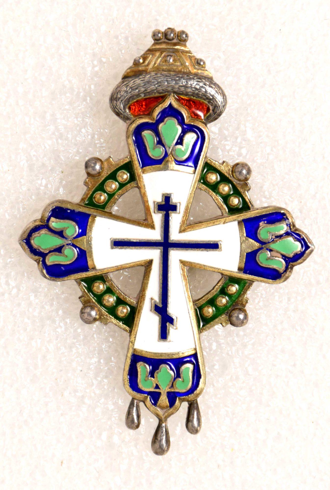Cross. Silver: Russian silver cross with enamel, gilding. Stamp 88, master mark. Cross In memory of the 300th anniversary of the reign of the Romanov dynasty. On the back side of the cross is inscription – Lor