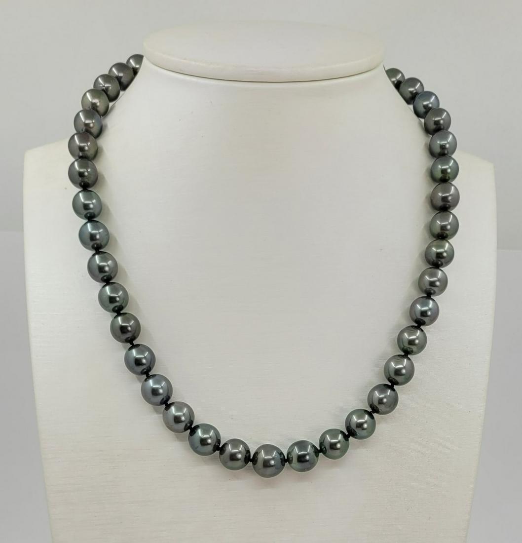 Certified Peacock Tahitian Pearls - 8.1x10.5mm Tahitian Pearls - Necklace: Title: Certified Peacock Tahitian Pearls - 8.1x10.5mm Tahitian Pearls - Necklace Description: This necklace is in the category of the Tahitian Pearls according to the tested results and the P.S.L crit