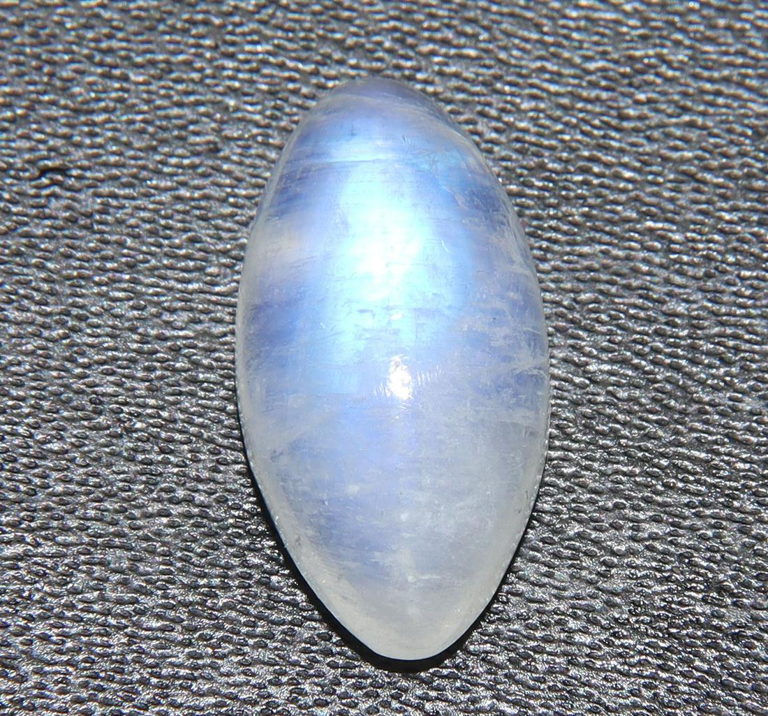 Blue flashy 5.19 Cts Natural Rainbow Moonstone (1 of 2)