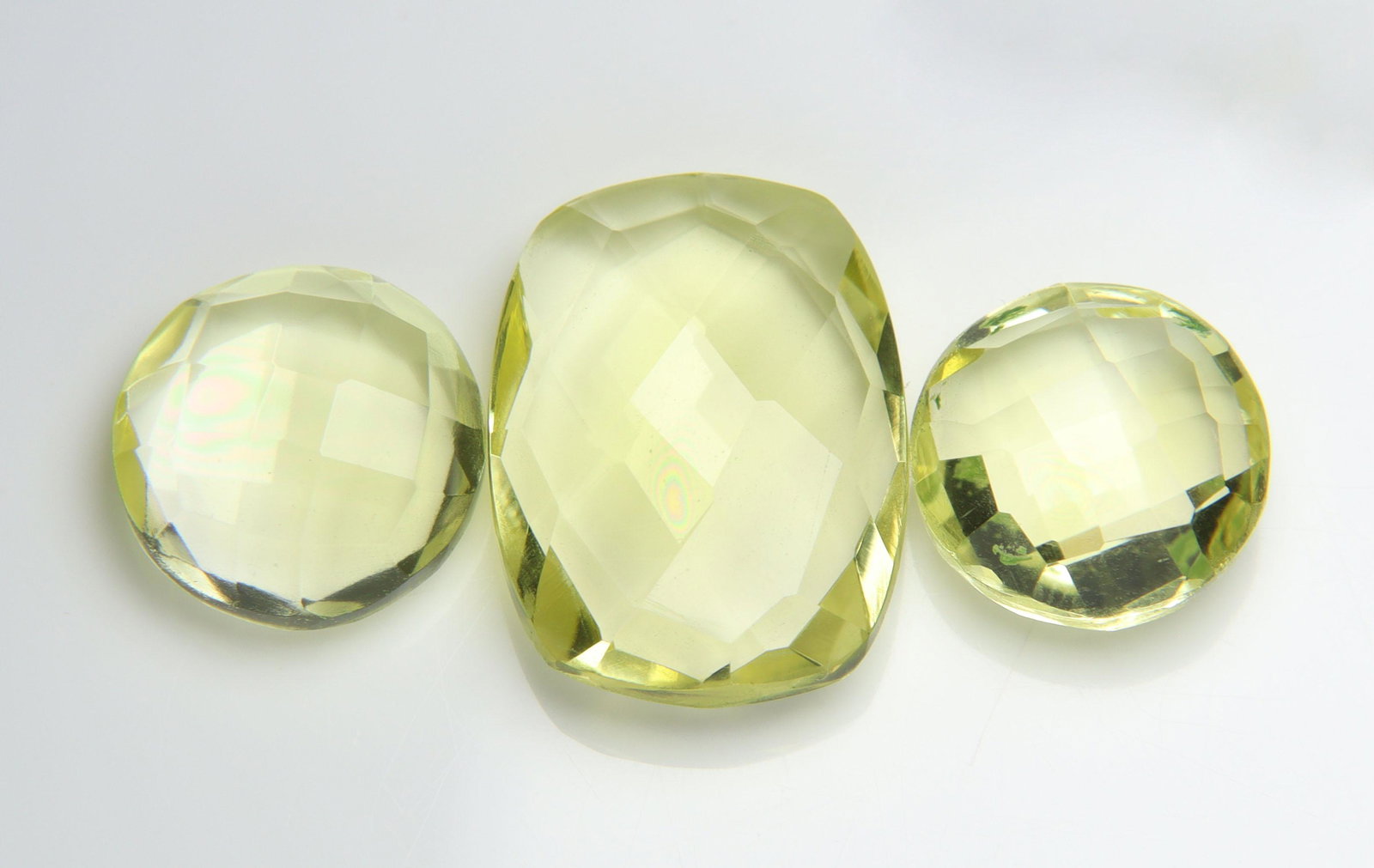 Fine Quality 15.69 Cts Natural Lemon Quartz Lot: No Reserve! Title: Fine Quality 15.69 Cts Natural Lemon Quartz Lot Additional Information: Gemstone : Natural Lemon Quartz Shape and cut : Round Briolette , Rectangular Briolette Origin : Africa Weigh