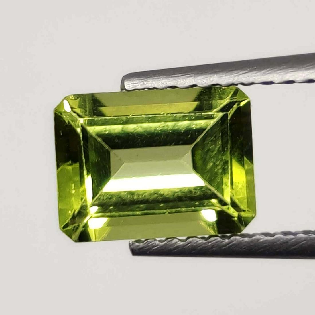 1.50 Ct "Good Color" Natural Pakistan Peridot: No Reserve! Title: 1.50 Ct "Good Color" Natural Pakistan Peridot Additional Information: Gemstones: Natural Peridot Carat Weights: 1.50 ct Size/Dimensions: 8 X 6 mm Origin : Pakistan Materials & Techn