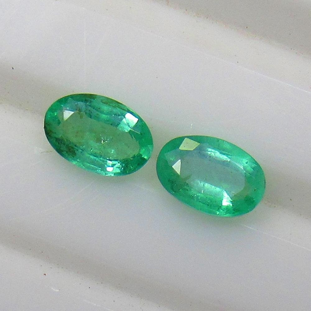 0.98 Ct Natural Zambian Emerald Oval Pair (1 of 2)