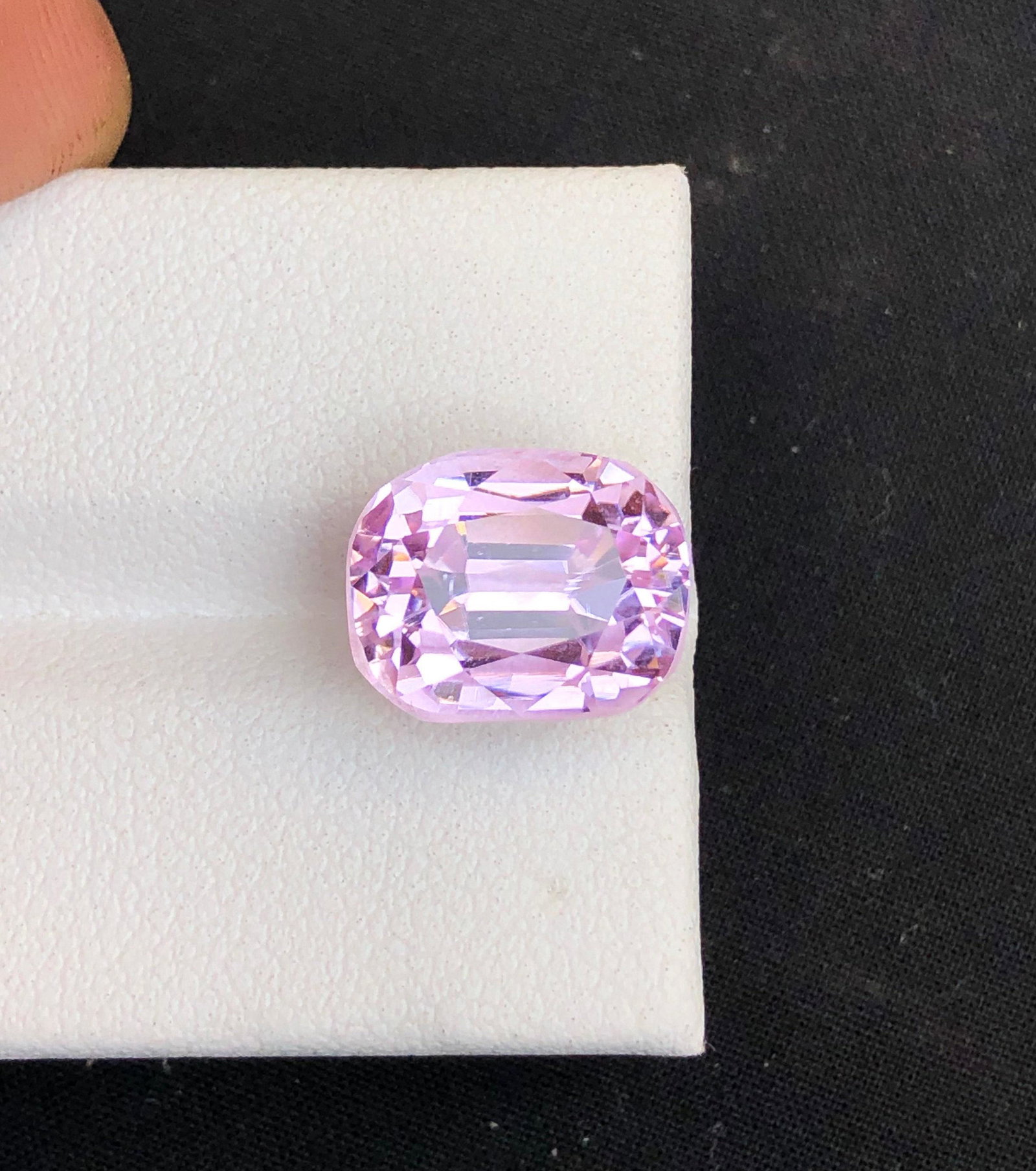 Natural Kunzite Gemstone , Eye Clean Clarity , Pink Color , Cushion Cut ,Rings and Jewelry Size: Materials: Gem type: Kunzite Carat weight: 9.85 Description Natural Kunzite Gemstone , Eye Clean Clarity , Pink Color , Cushion Cut ,Rings and Jewelry Size Loose Gemstone ,9.85 Carats. Weight :9.85 Ca