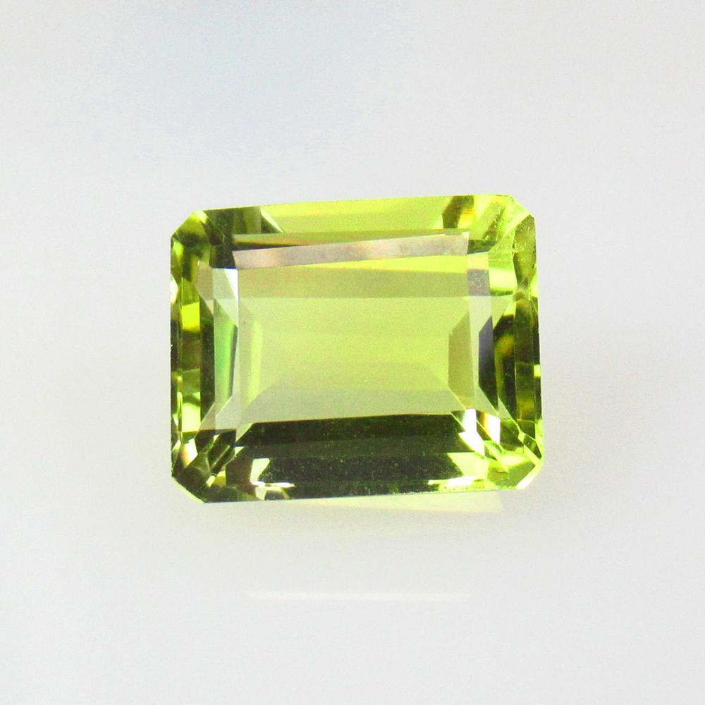5.55 Ctw Natural Lemon Quartz Octagon Cut: No Reserve! Title: 5.55 Ctw Natural Lemon Quartz Octagon Cut Stone Clarity: VVS Gemstones: Natural Lemon Quartz Carat Weights: 5.55 Size/Dimensions: 11.30 x 9.10 x 6.80 mm Additional Information: Good