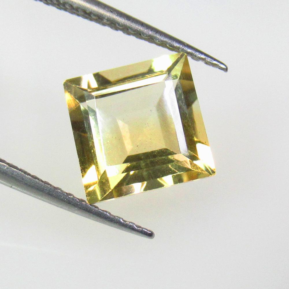 2.30 Ctw Natural Citrine Square Cut: No Reserve! Title: 2.30 Ctw Natural Citrine Square Cut Stone Clarity: VVS Gemstones: Natural Citrine Carat Weights: 2.3 Size/Dimensions: 8.00 x 8.00 x 5.10 mm Additional Information: Excellent Square 