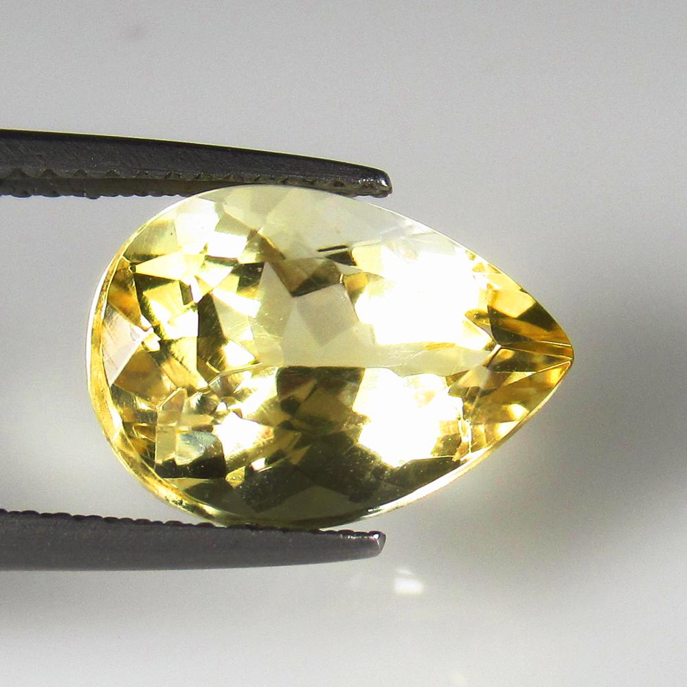 Natural Citrine - 5.98 Ct: No Reserve! Title: Natural Citrine - 5.98 Ct Origin: Brazil Weight: 5.98 Size/Dimensions: 14.0 x 10.0 x 8.0 mm Additional Information: Pieces : 1 No's / Shape : Pear Cut / Color : Yellow / Clarity : V