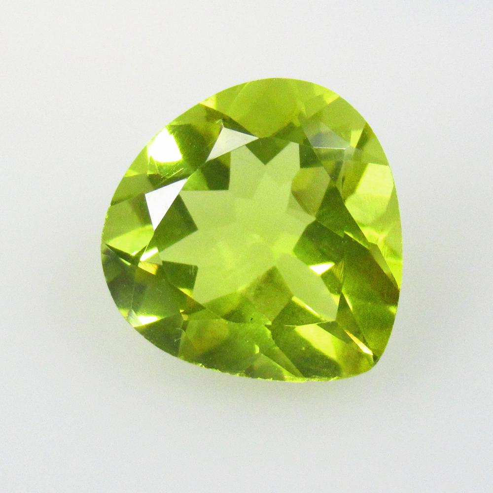 4.85 Ctw Natural Lemon Quartz Pear Cut: No Reserve! Title: 4.85 Ctw Natural Lemon Quartz Pear Cut VVS Gemstones: Natural Lemon Quartz Carat Weights: 4.85 Size/Dimensions: 12.20 x 12.00 x 6.80 mm Additional Information: Top Class Luster / Hi