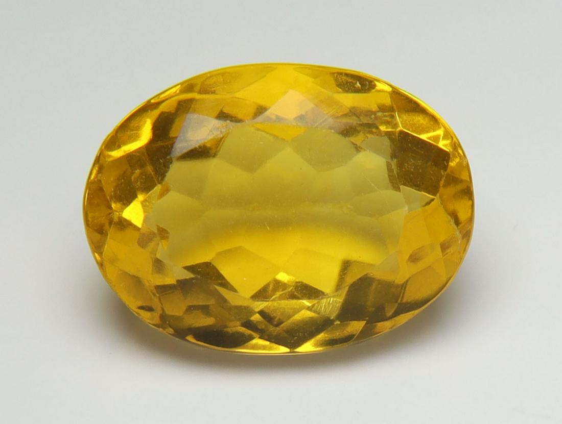 7.67 Cts Natural Yellow Fluorite: No Reserve! Title: 7.67 Cts Natural Yellow Fluorite Additional Information: Gemstone : Natural Yellow Fluorite Origin : Brazil Weight : 7.67 carats Dimensions : 13.62x10.15x7.48 mm Shape : Oval Cut Co